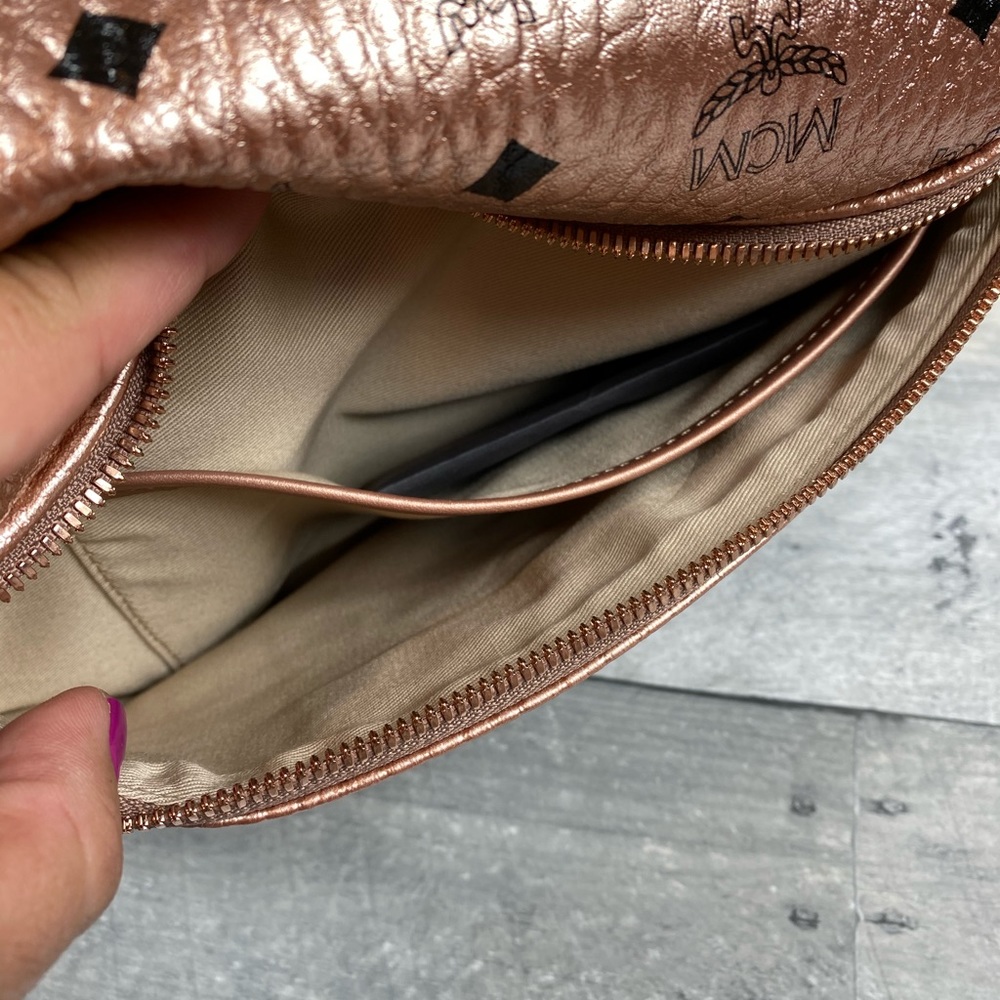 MCM rose champagne gold medium belt bag - Picture 7 of 8